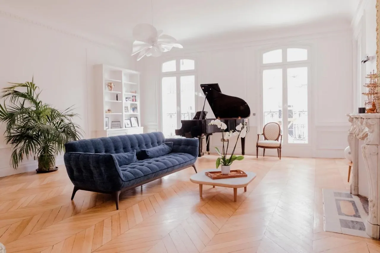 דירה פריז Luxueux Duplex Elysees 240M2 צרפת